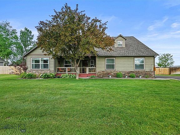 2nd image of 325 Mactavish Ln