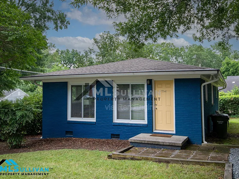 1021 Sedgefield St — Photo 3