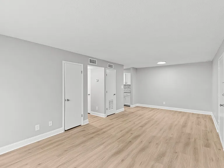 Willow Terrace — Photo 9