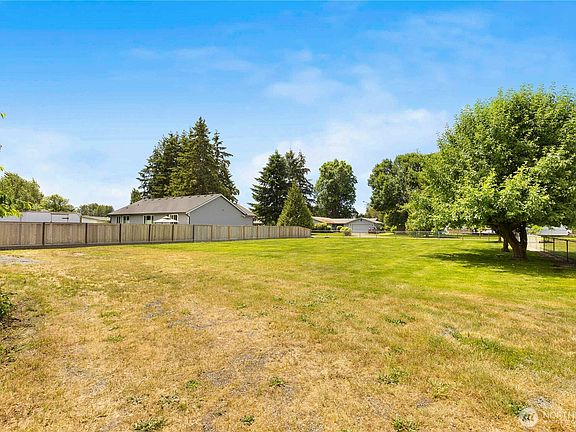 5th image of 428 4th Avenue SE