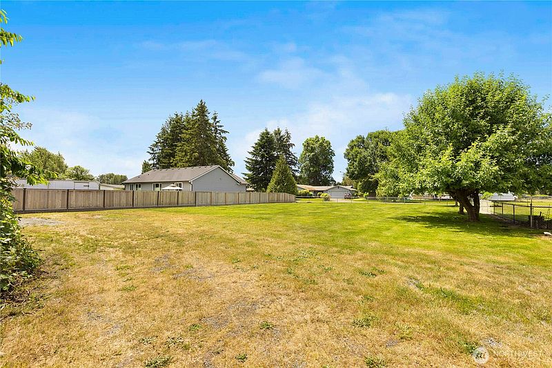 5th image of 428 4th Avenue SE