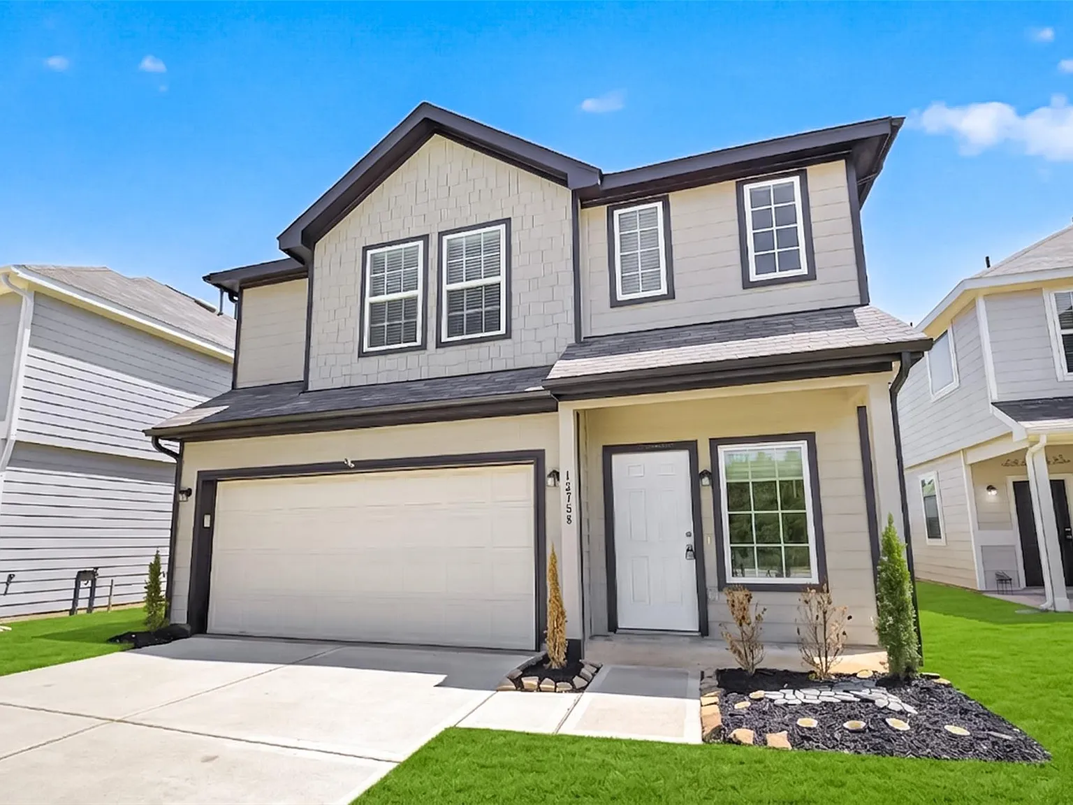 4 bed, 3.5 bath, 2100 sqft, $2,095 — Photo 3