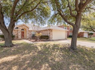 829 Pennsylvania Dr, Saginaw, TX 76131