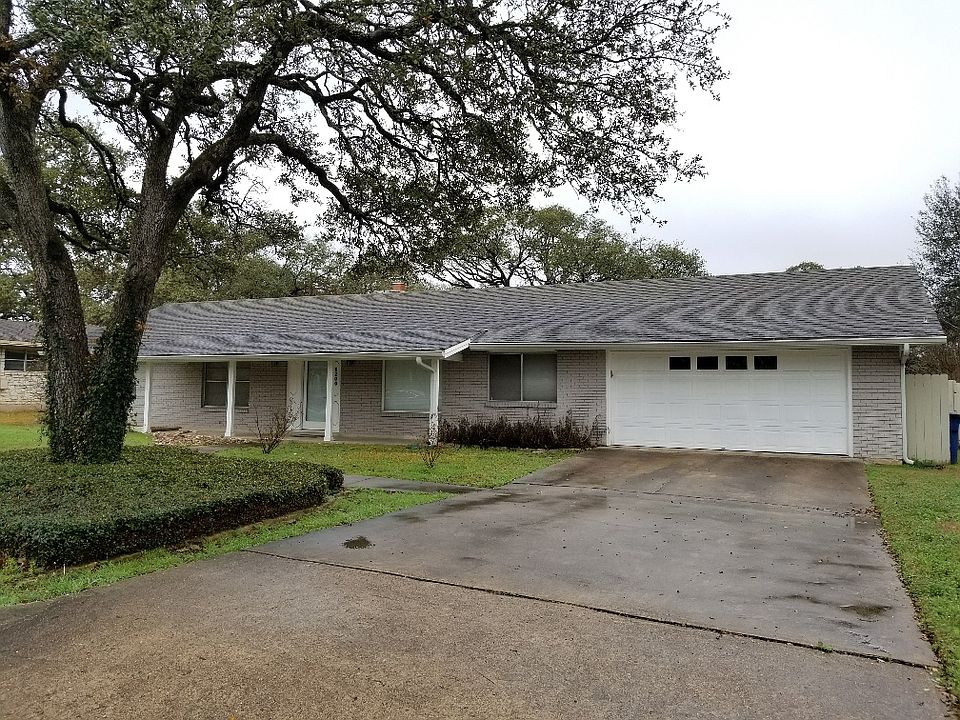 1st image of 6200 Oakclaire Dr