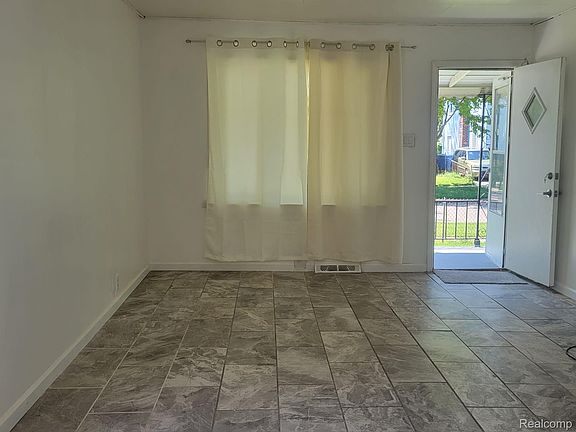 3rd image of 7027 Chalmers Ave