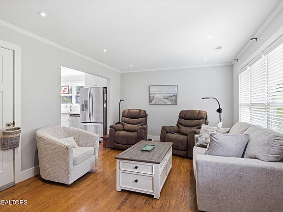 3rd image of 1416 Audena Ln