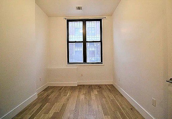 3rd image of 751 De Kalb Ave #1B