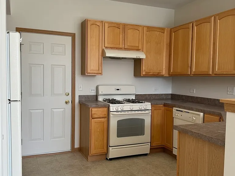 1428 Reserve Ln #4 — Photo 4