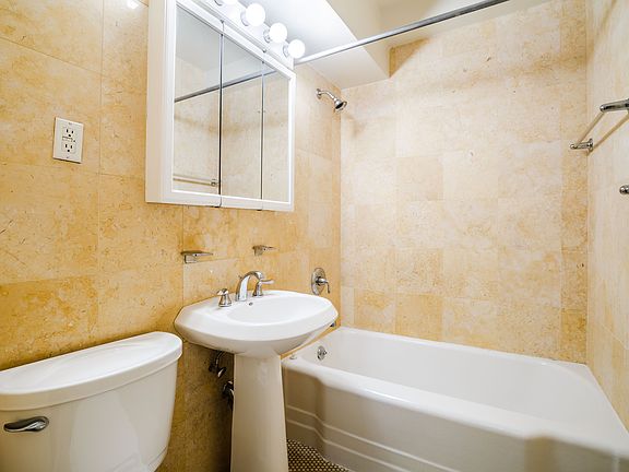 2nd image of 300 E 46th St APT 3L