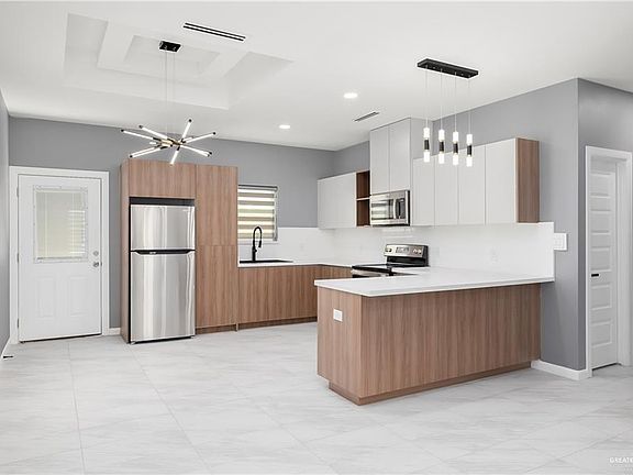 4th image of 1425 E Hibiscus Ave #3