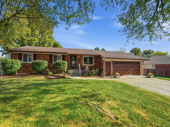 45430 Abington Cir, Macomb, MI 48042