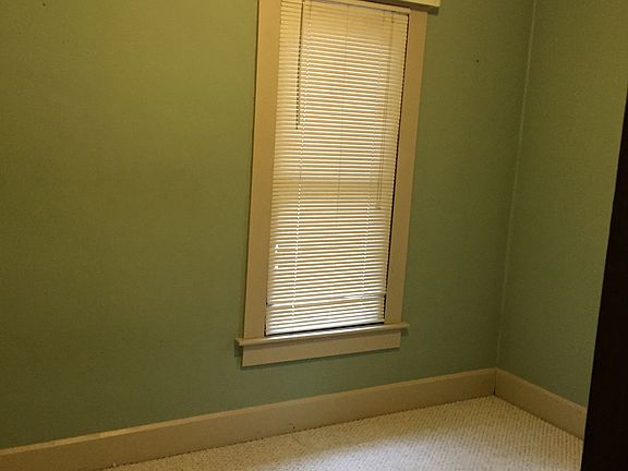 3rd image of 1542 Stanton Ave