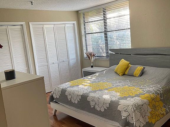 2nd image of 661 NE 195th St APT 305