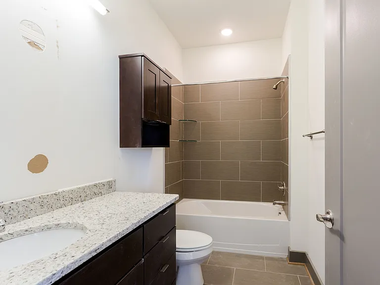 300 E Broad St #204 — Photo 7