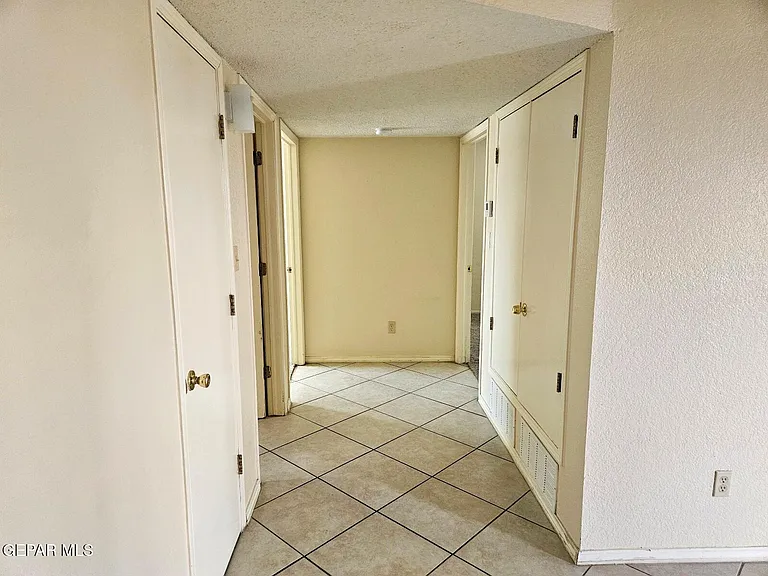 592 Bartlett Dr #301 — Photo 8