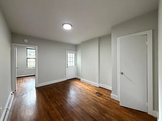 Living room, photo 1