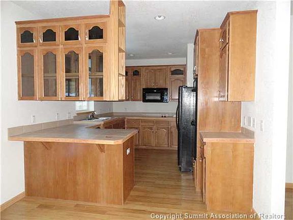 5th image of 401 ASPEN Street