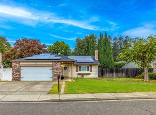 555 E Creekside Cir, Dixon, CA