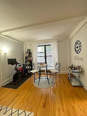 4th image of 105 W 55th St #2E