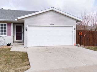 1225 Eastport Dr APT B, Bloomington, IL 61704