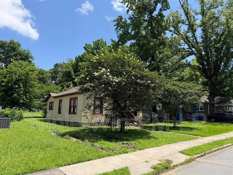 3 bed, 1.0 bath, 1126 sqft, $995 — Photo 4