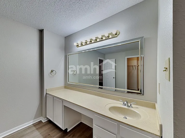 5793 Amber Ln — Photo 11