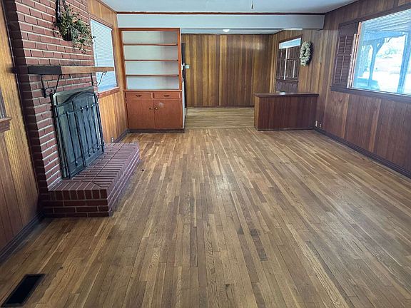 3rd image of 2407 33rd St