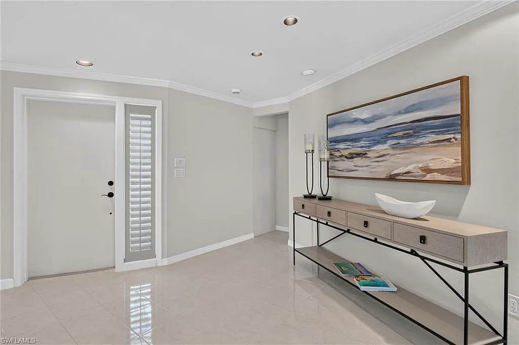 5 bed, 4.0 bath, 4642 sqft, $35,000 — Photo 4