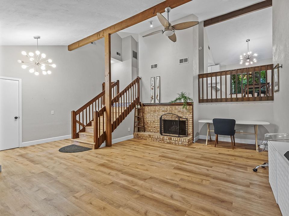 1st image of 744 Litchfield Rd