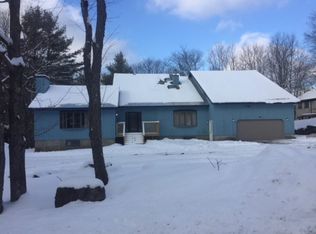 82 Lisle Hill Rd, Wilmington, VT 05363