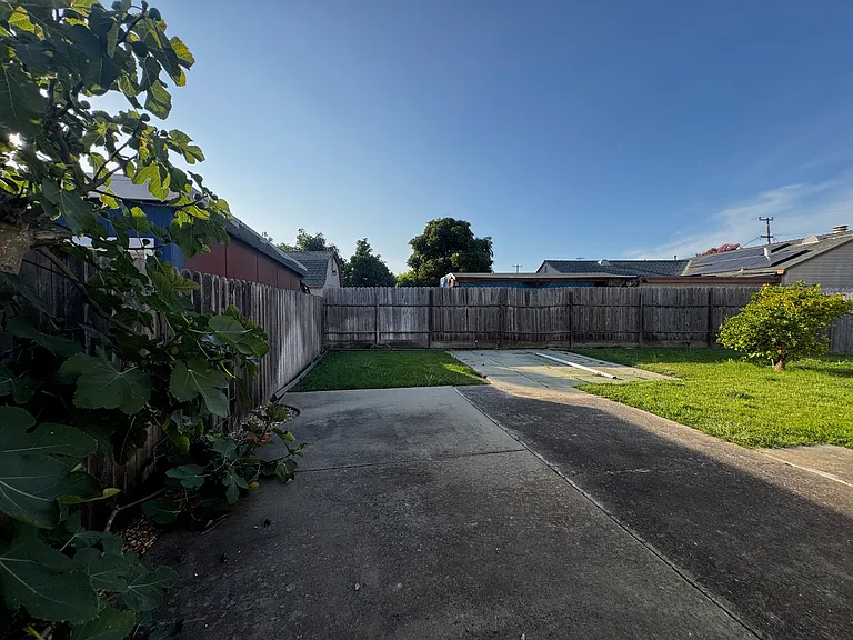 1608 Charles Rd — Photo 9