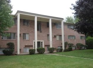 910 E Jolly Rd APT 10, Lansing, MI 48910