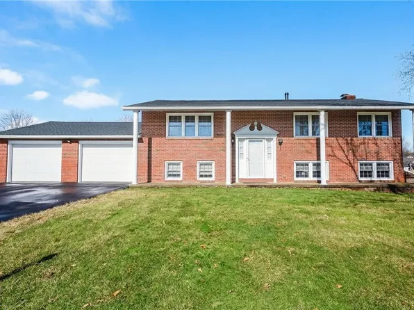 24 Easy St, Indiana, PA 15701