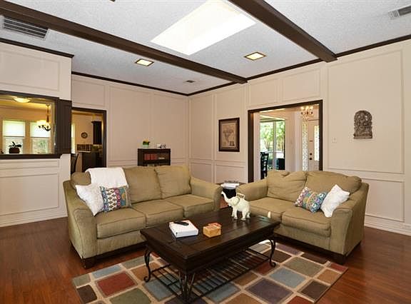 3rd image of 2502 Nature Bend Ln