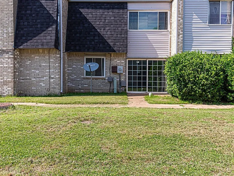 1402 Bill Carrol Dr — Photo 29