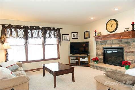 Great Room w/ Gas Fireplace
