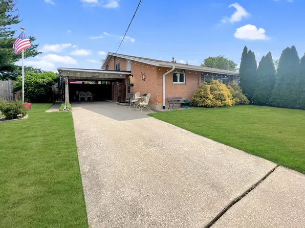 1429 Fairway Dr, Rantoul, IL 61866