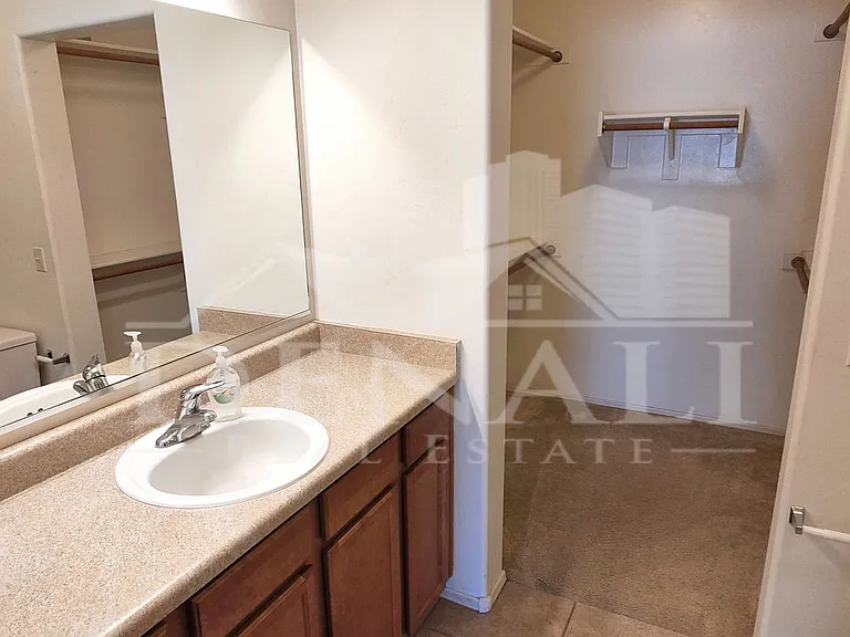 2155 E Calle Gran Desierto — Photo 7