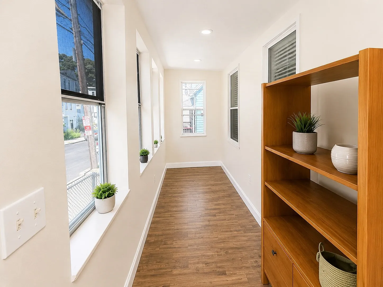 3 bed, 1250 sqft, $3,300 — Photo 3