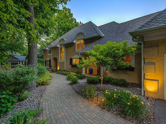 3rd image of 19735 Muirfield Cir