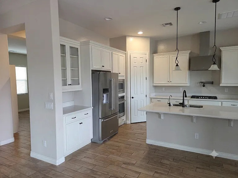 2364 E Susan Dr — Photo 24