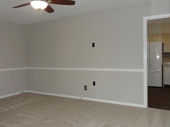 3rd image of 1486 Orleans Ct W