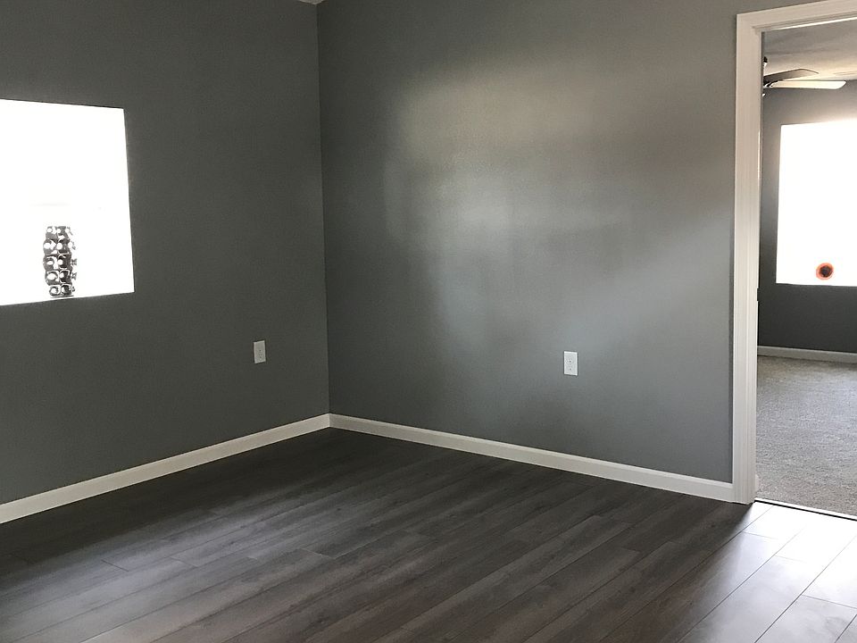 1st image of 207 Adams St