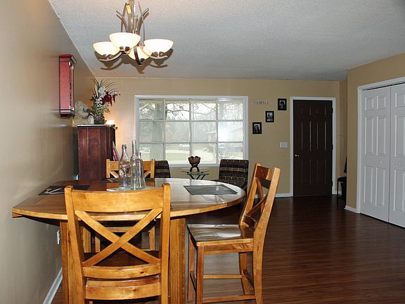 Home for Sale in Oakley, Illinois $159,977