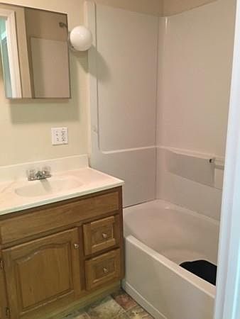 2nd image of 527 Plymouth Ave APT 1