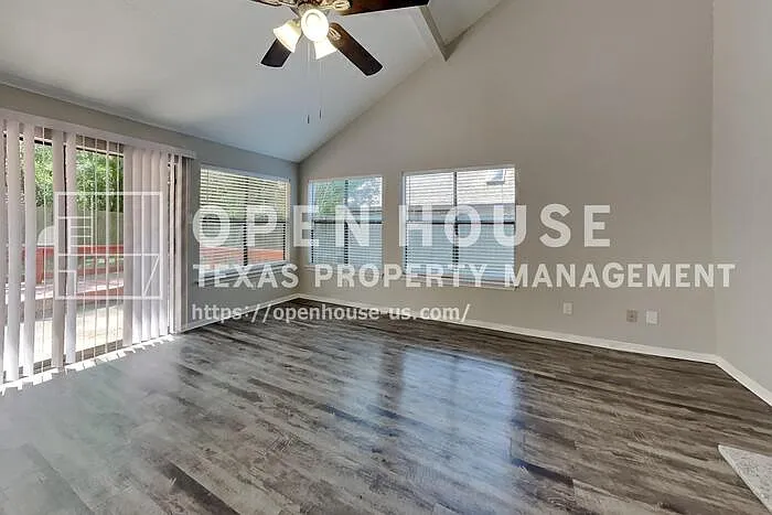 3806 Village Oaks Dr — Photo 7