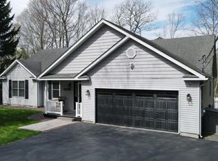 234 Surrey Dr, Lords Valley, PA 18428
