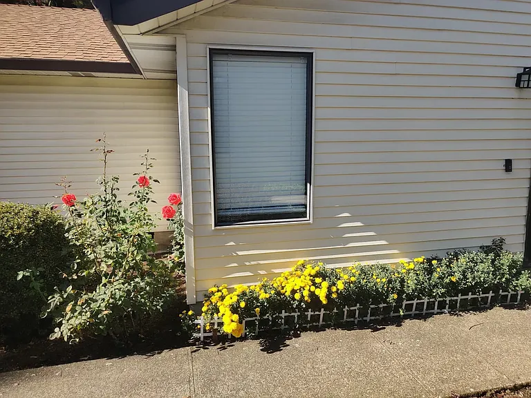 3951 SE Boise St — Photo 2