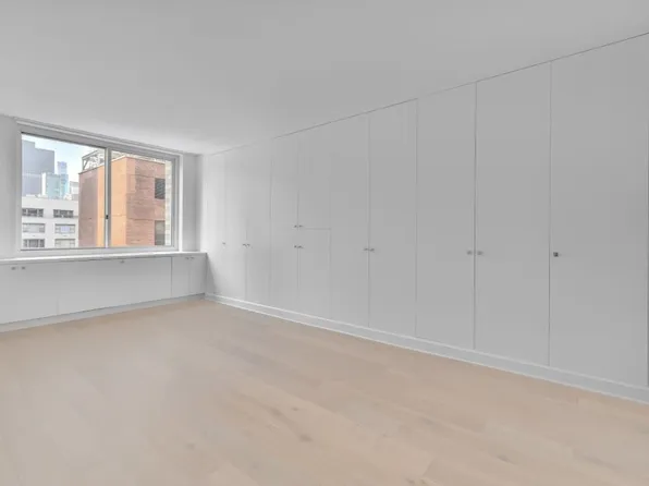 220 East 65th Street image 6 of 14