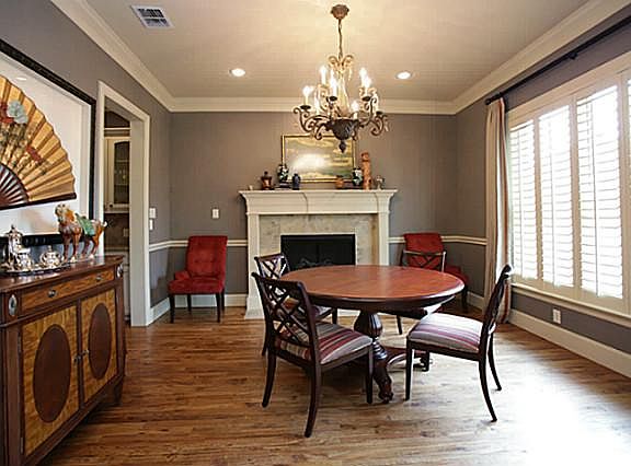 5th image of 9456 Thornberry Ln